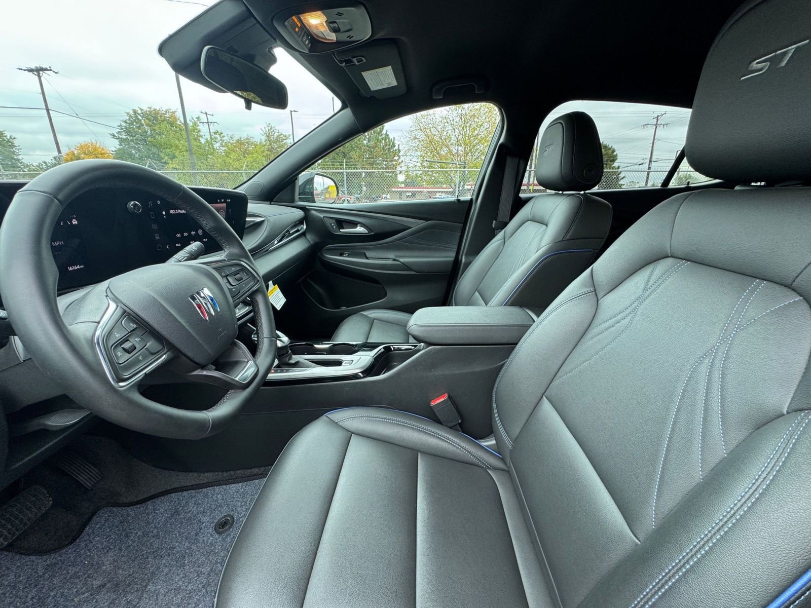 Used 2025 Buick Envista Sport Touring image 24