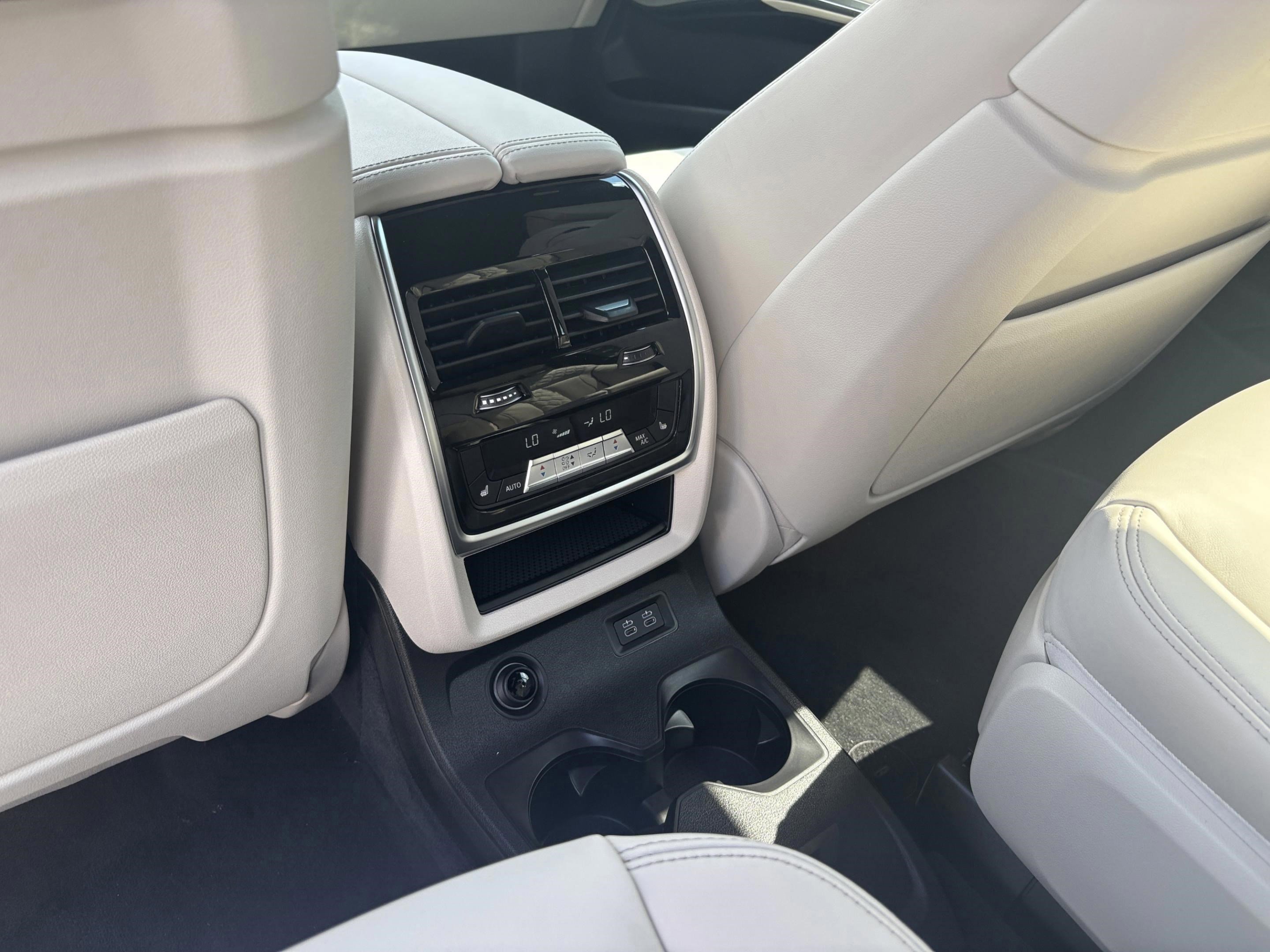 New 2026 BMW ALPINA XB7 image 33