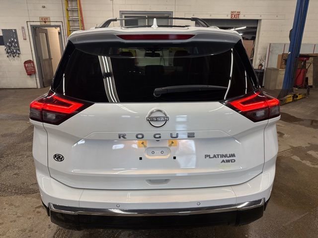 Used 2024 Nissan Rogue Platinum image 5