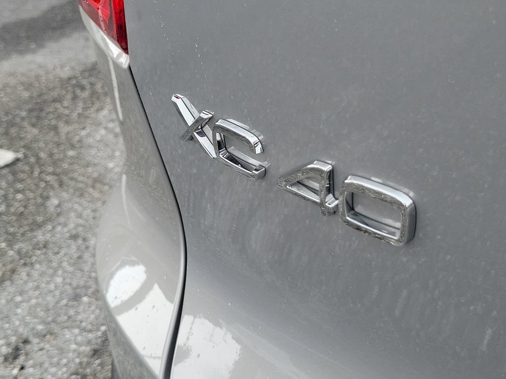 Used 2025 Volvo XC40 B5 Core w/ Protection Package AWD/4WD image 5