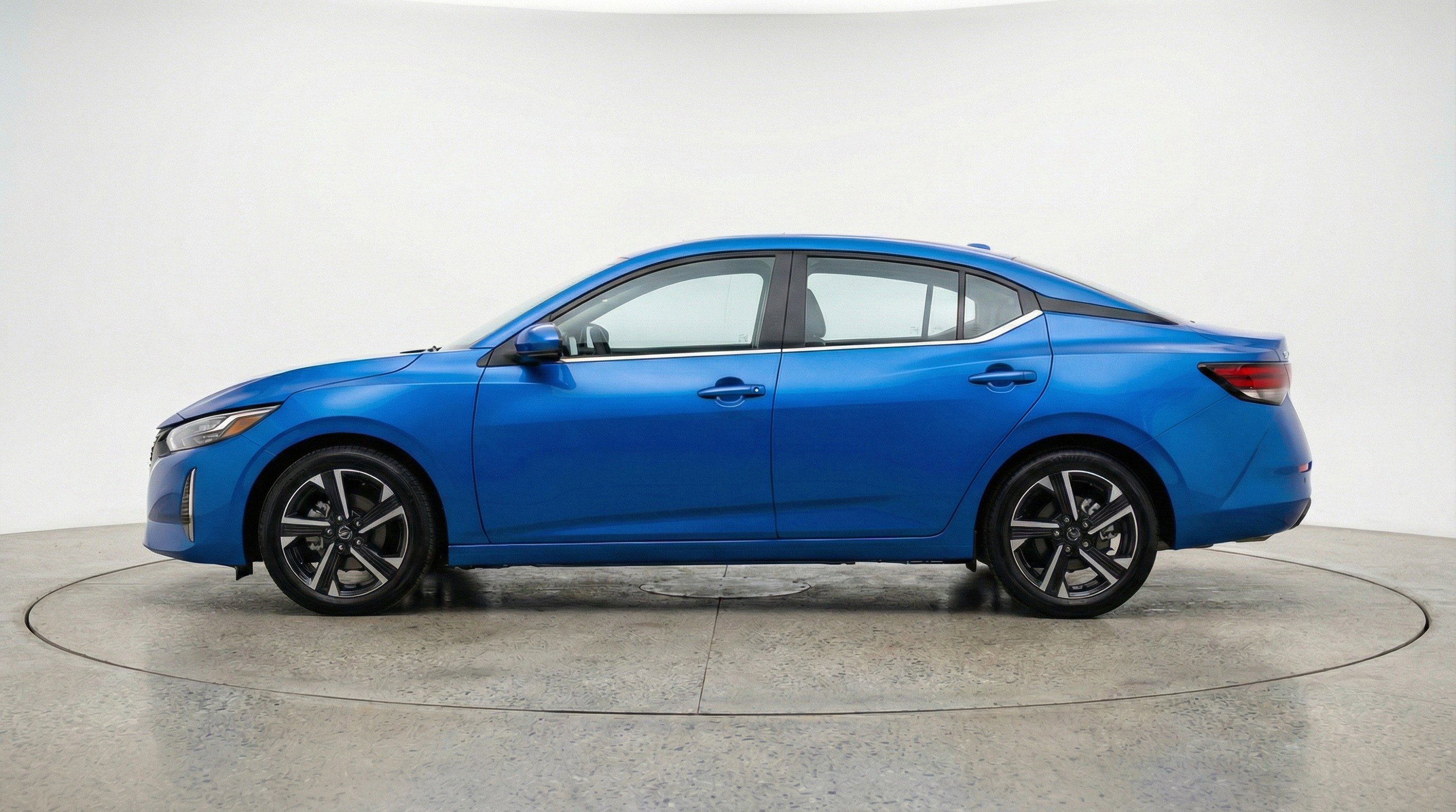 Used 2025 Nissan Sentra SV image 5