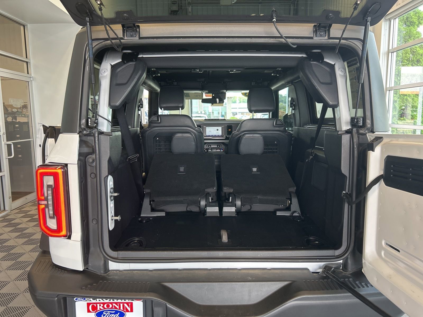 Used 2023 Ford Bronco Badlands image 12