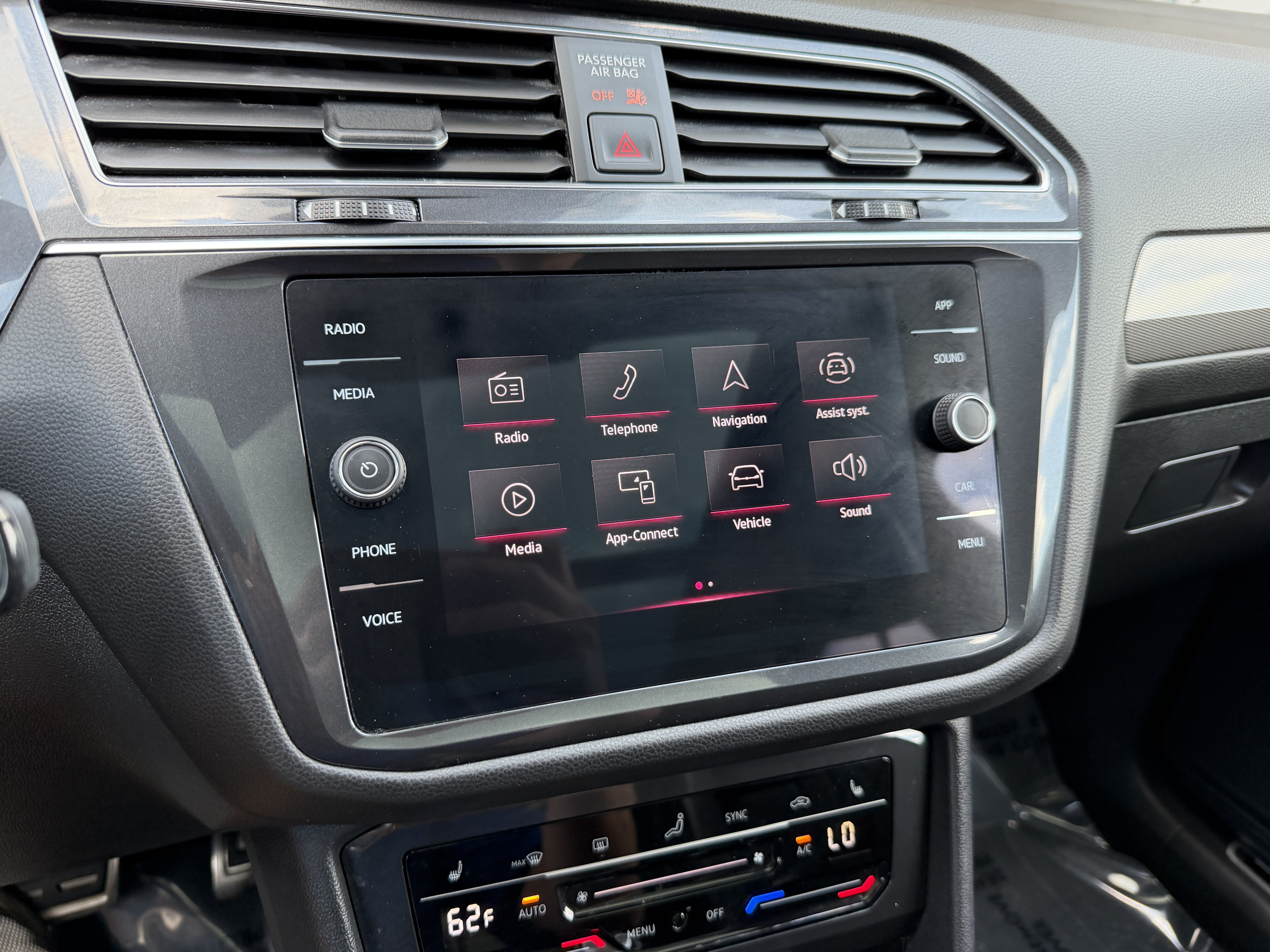 Used 2022 Volkswagen Tiguan SE R-Line AWD/4WD image 18