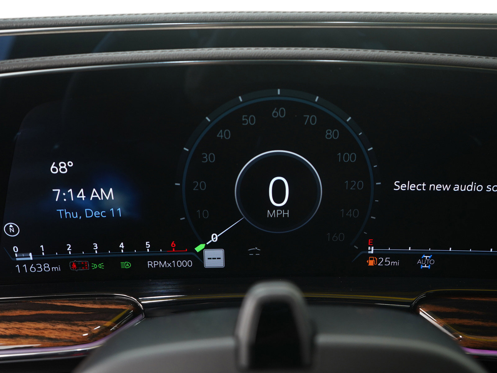 Used 2024 Cadillac Escalade Premium Luxury w/ Performance Package image 28