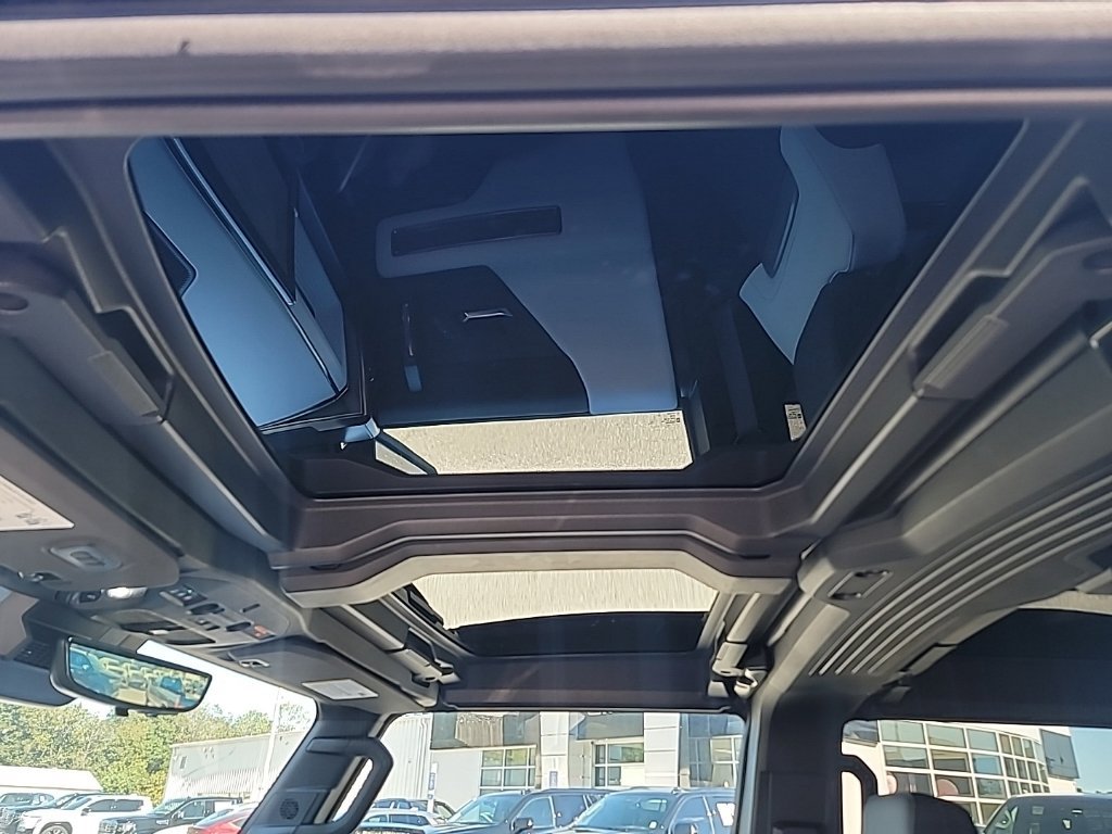 Used 2025 GMC Hummer EV 2X w/ LPO, Dark Essentials Package AWD/4WD image 22