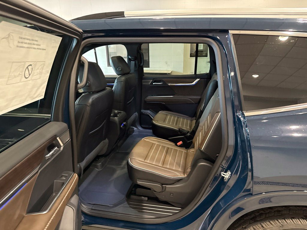 New 2027 GMC Acadia Denali Ultimate w/ LPO, Floor Liner Package AWD/4WD image 22