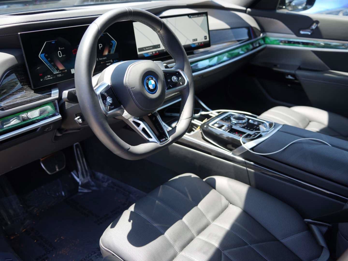 Used 2026 BMW 750e xDrive w/ Premium Package AWD/4WD image 12