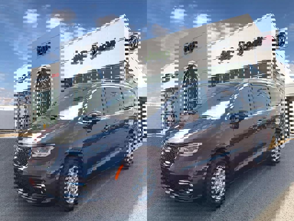 New 2025 Chrysler Pacifica Select image 4