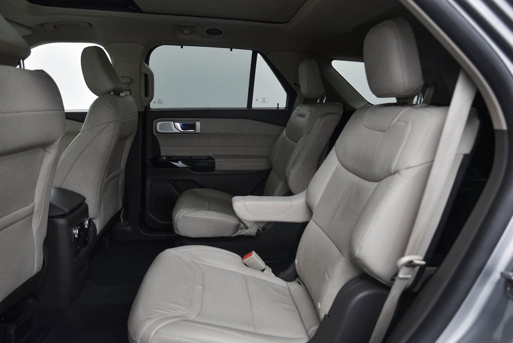 Used 2023 Ford Explorer Platinum w/ Technology Package image 12