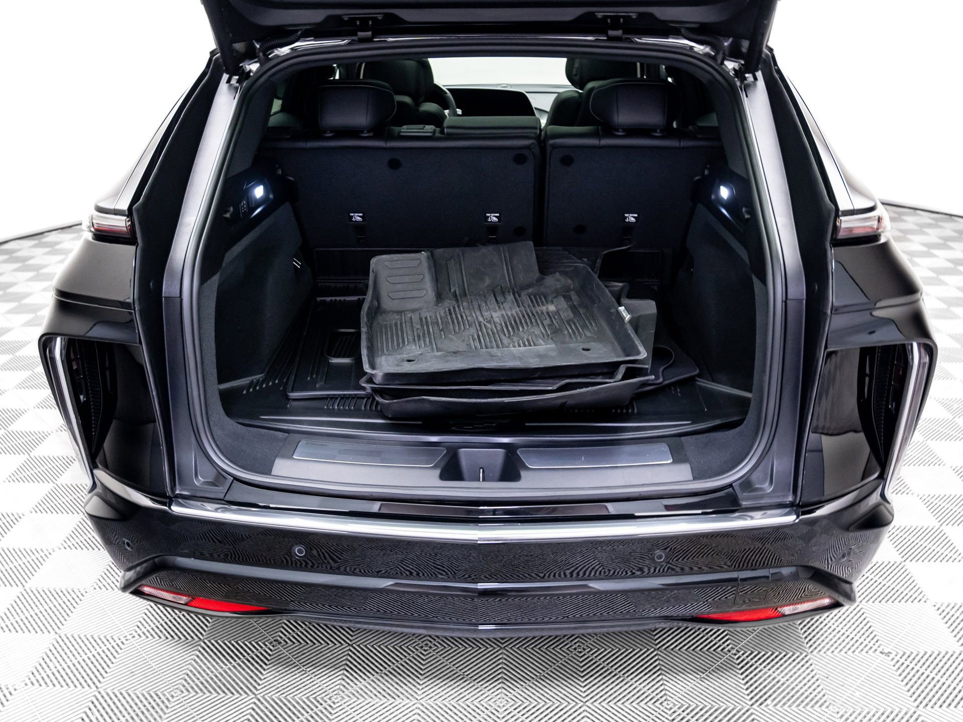 Certified 2025 Cadillac Lyriq Luxury w/ LPO, Floor Liner Package image 35