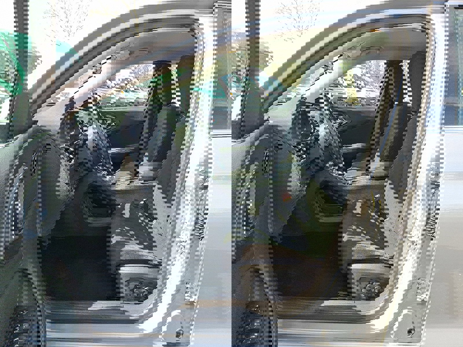 Used 2016 Chrysler 200 Limited w/ Convenience Group image 14