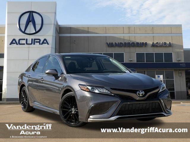Used 2021 Toyota Camry XSE FWD image 1