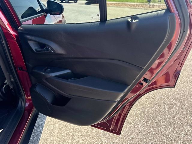 Used 2025 Chevrolet Trax RS w/ Sunroof Package FWD image 22