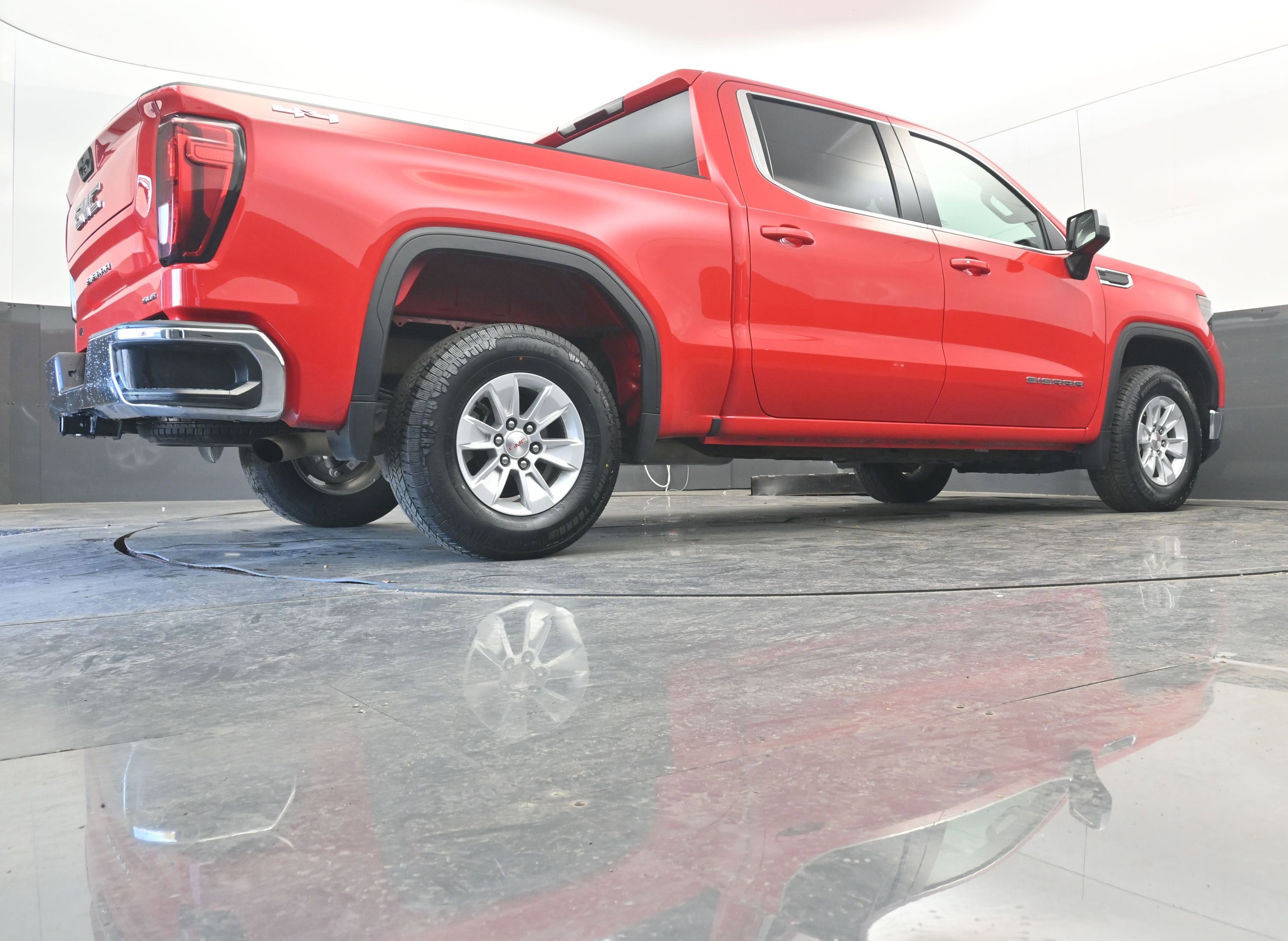Used 2024 GMC Sierra 1500 SLE image 30