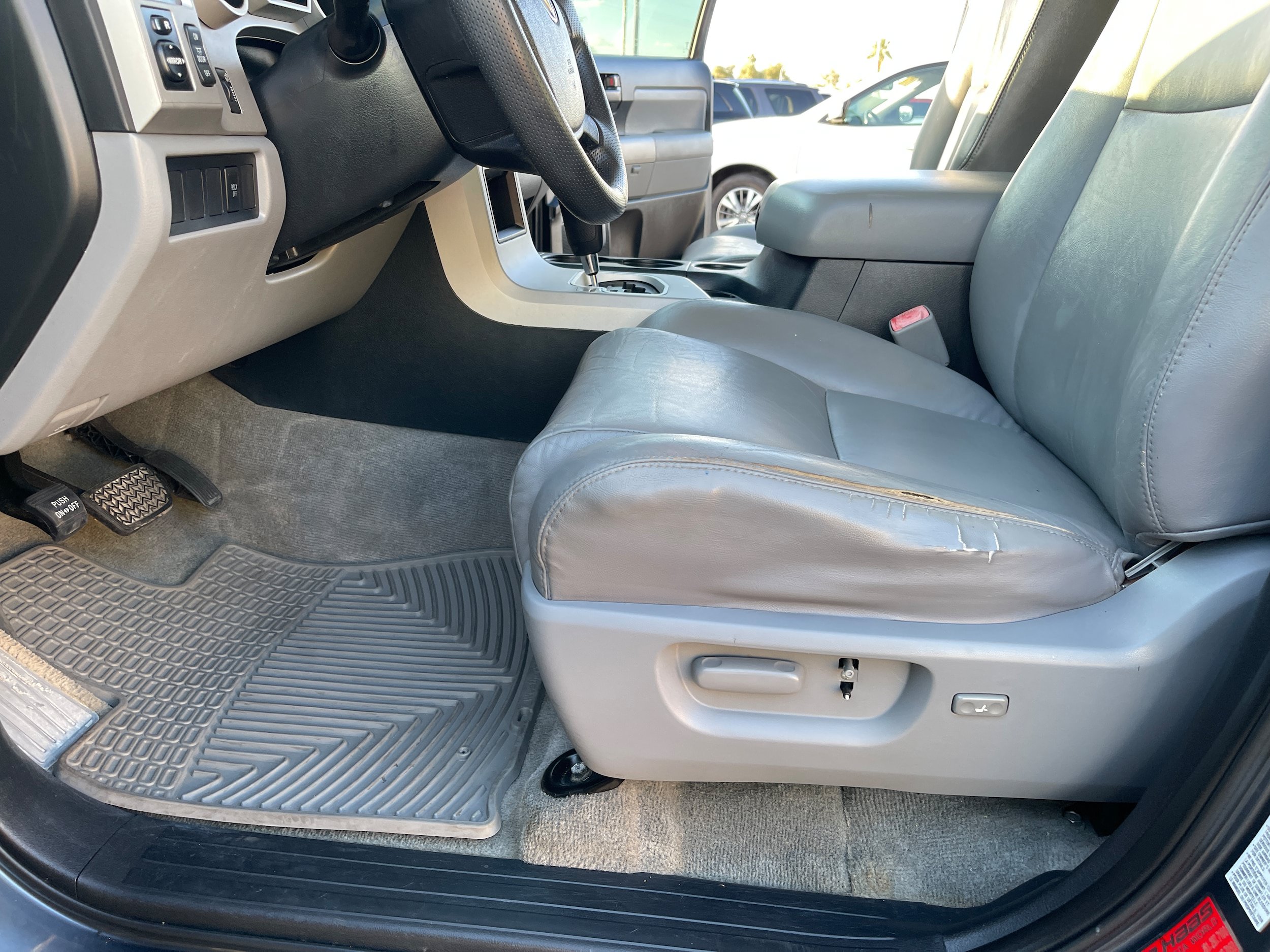 Used 2008 Toyota Sequoia SR5 w/ Pwr Driver Seat Pkg RWD image 14