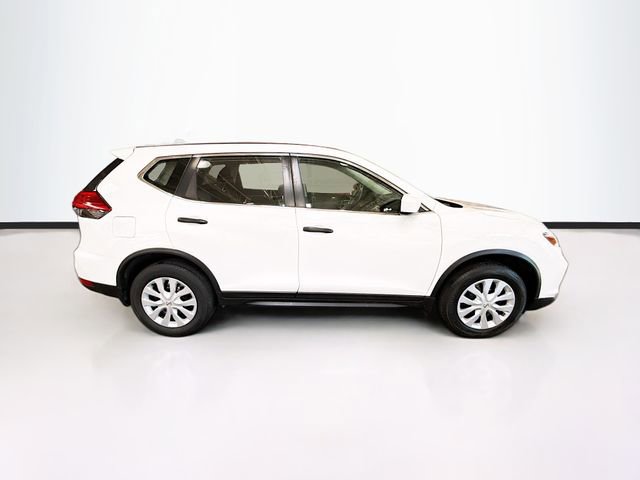 Used 2017 Nissan Rogue S image 5