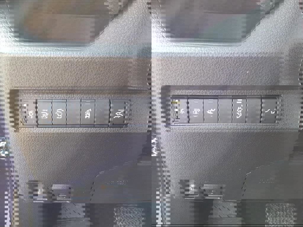 New 2025 Toyota RAV4 SE image 15