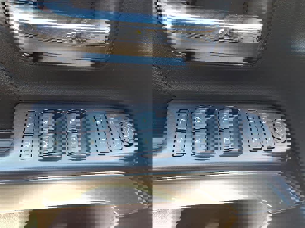 Used 2018 Chevrolet Silverado 1500 LT w/ All Star Edition image 11