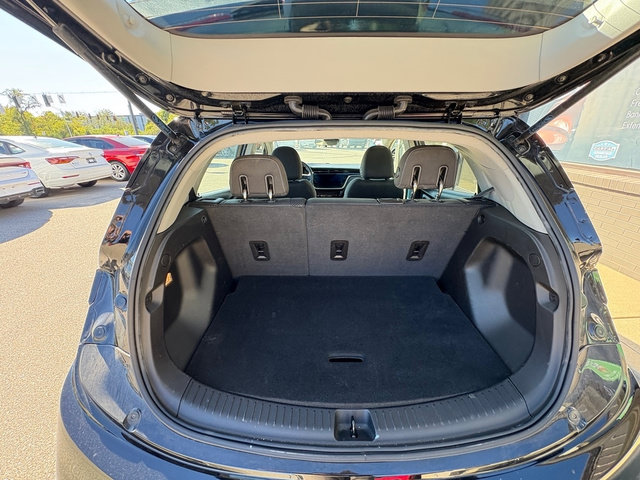 Used 2023 Chevrolet Bolt LT FWD image 5