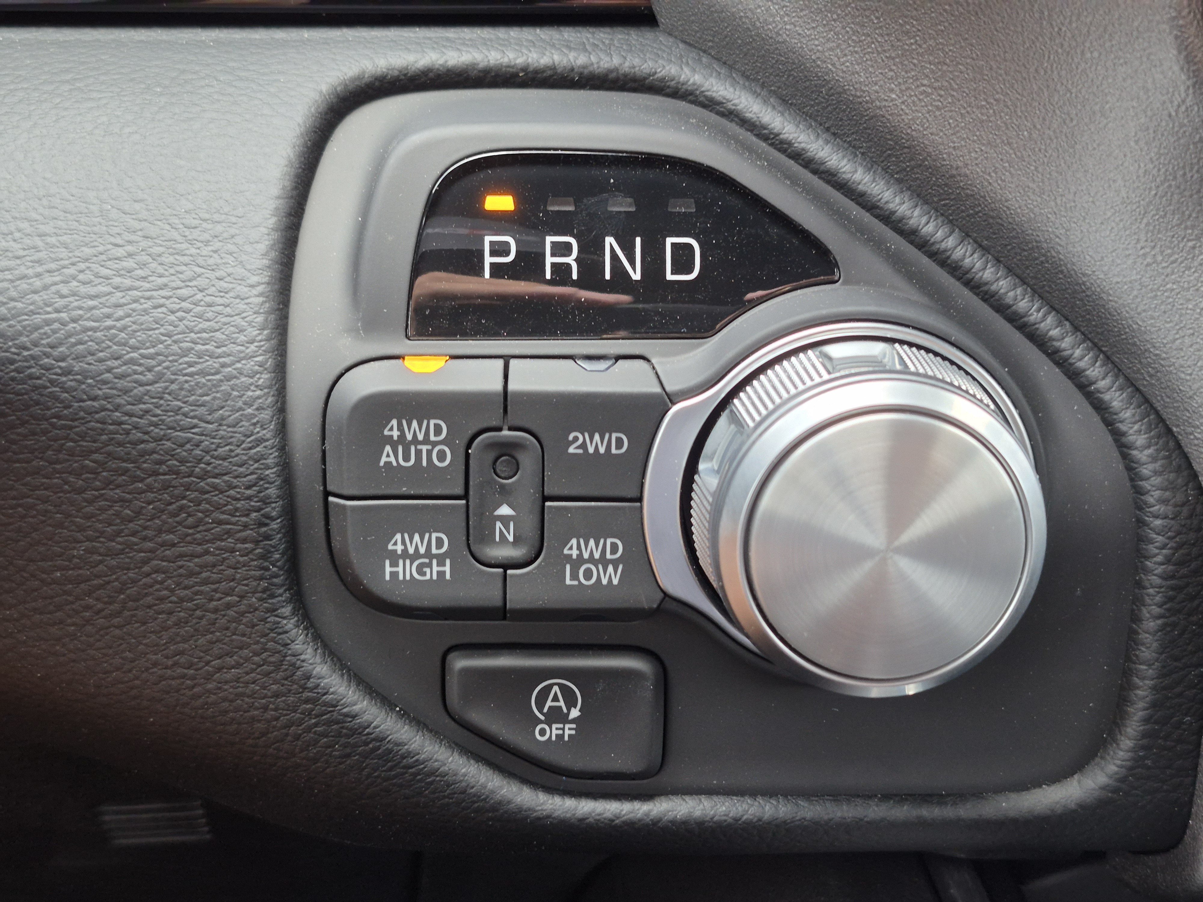 New 2026 RAM 1500 Laramie AWD/4WD image 18