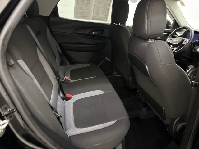 Used 2025 Chevrolet TrailBlazer LT w/ Convenience Package AWD/4WD image 23