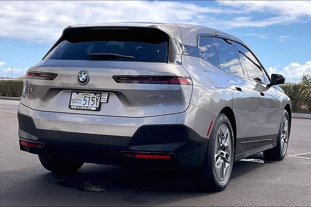 Used 2023 BMW iX xDrive50 w/ Ultimate Package 2 AWD/4WD image 11