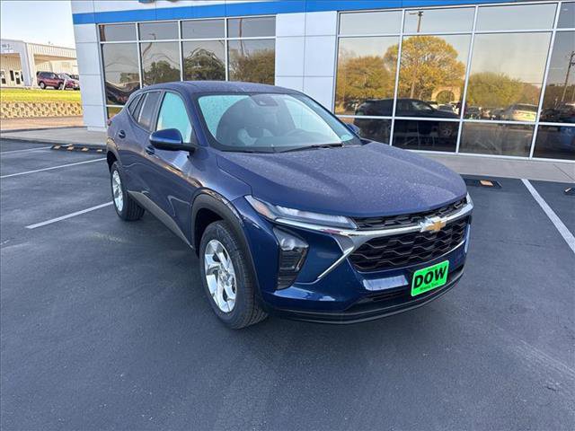 Used 2024 Chevrolet Trax LS w/ LS Convenience Package image 4