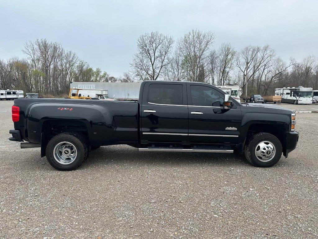 Used 2018 Chevrolet Silverado 3500 High Country w/ Duramax Plus Package AWD/4WD image 2
