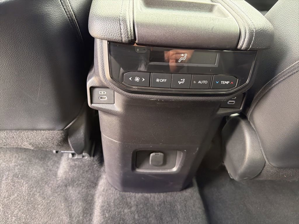 Used 2025 Toyota Grand Highlander AWD image 29