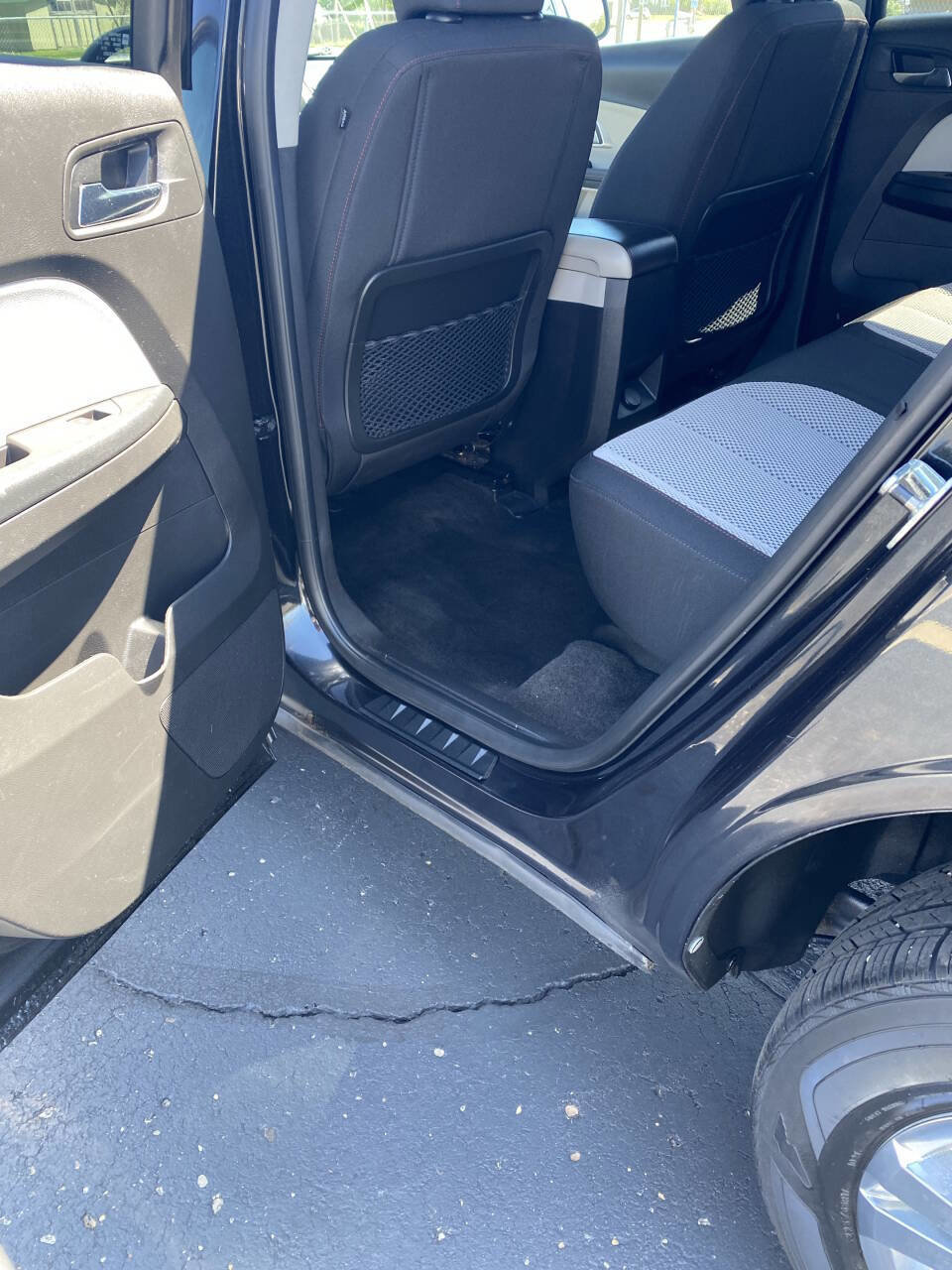 Used 2010 Chevrolet Equinox LT w/ Chrome Appearance Package image 6