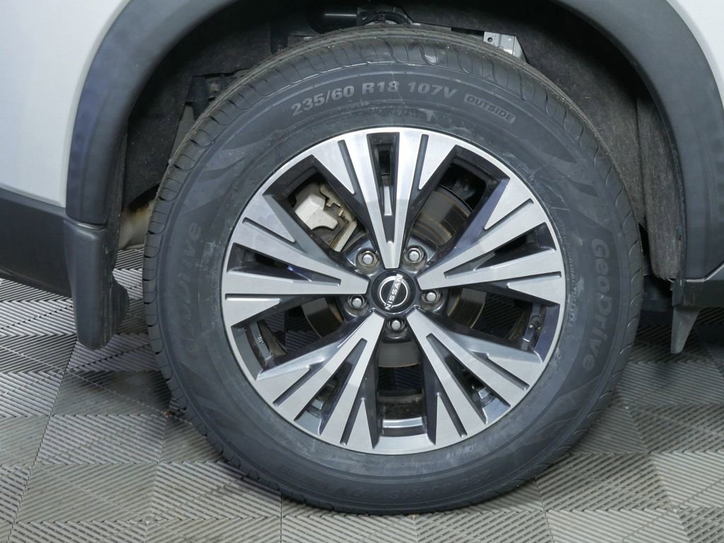 Used 2021 Nissan Rogue SV FWD image 11