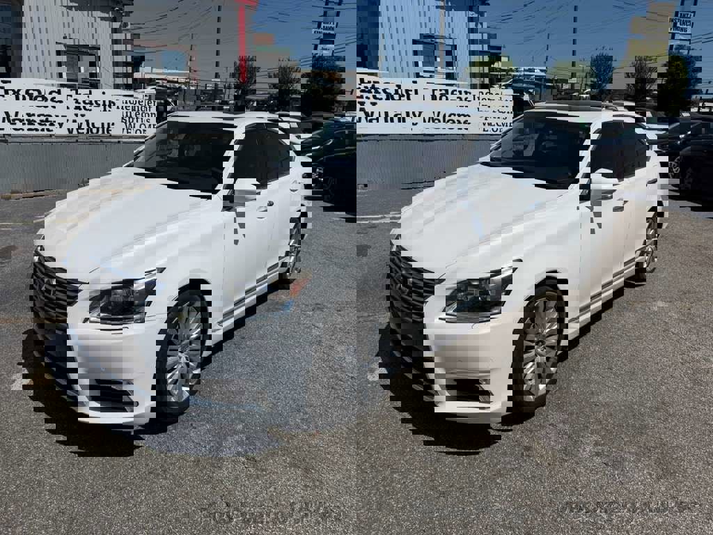 Used 2013 Lexus LS 460 w/ Comfort Pkg RWD image 25
