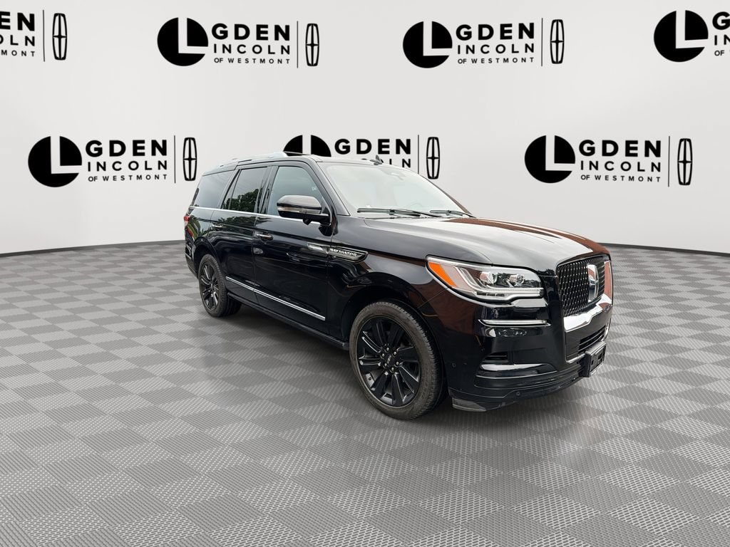 Used 2024 Lincoln Navigator Reserve AWD/4WD image 2