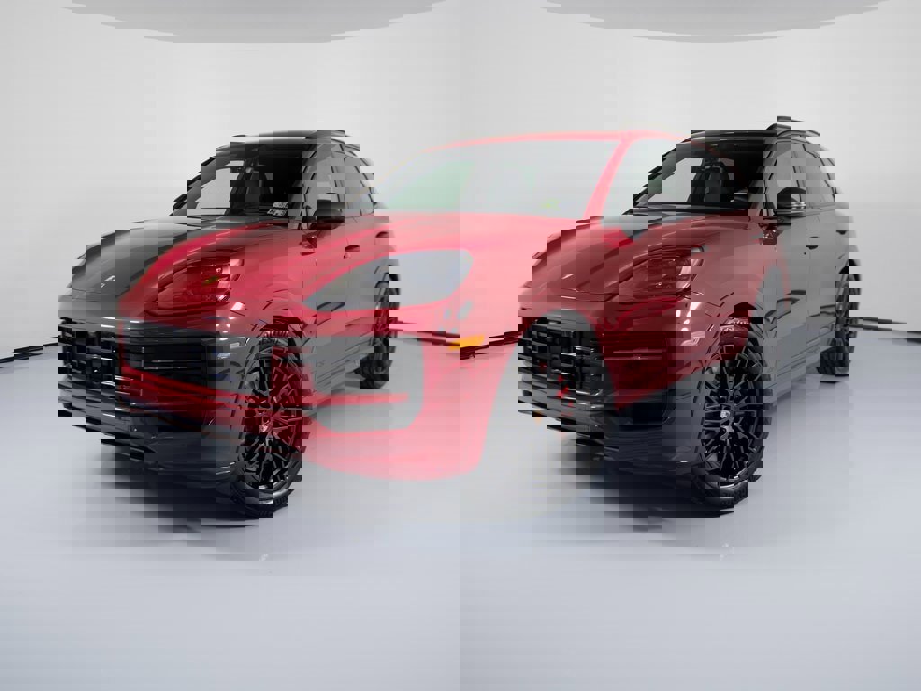 New 2026 Porsche Cayenne GTS image 1