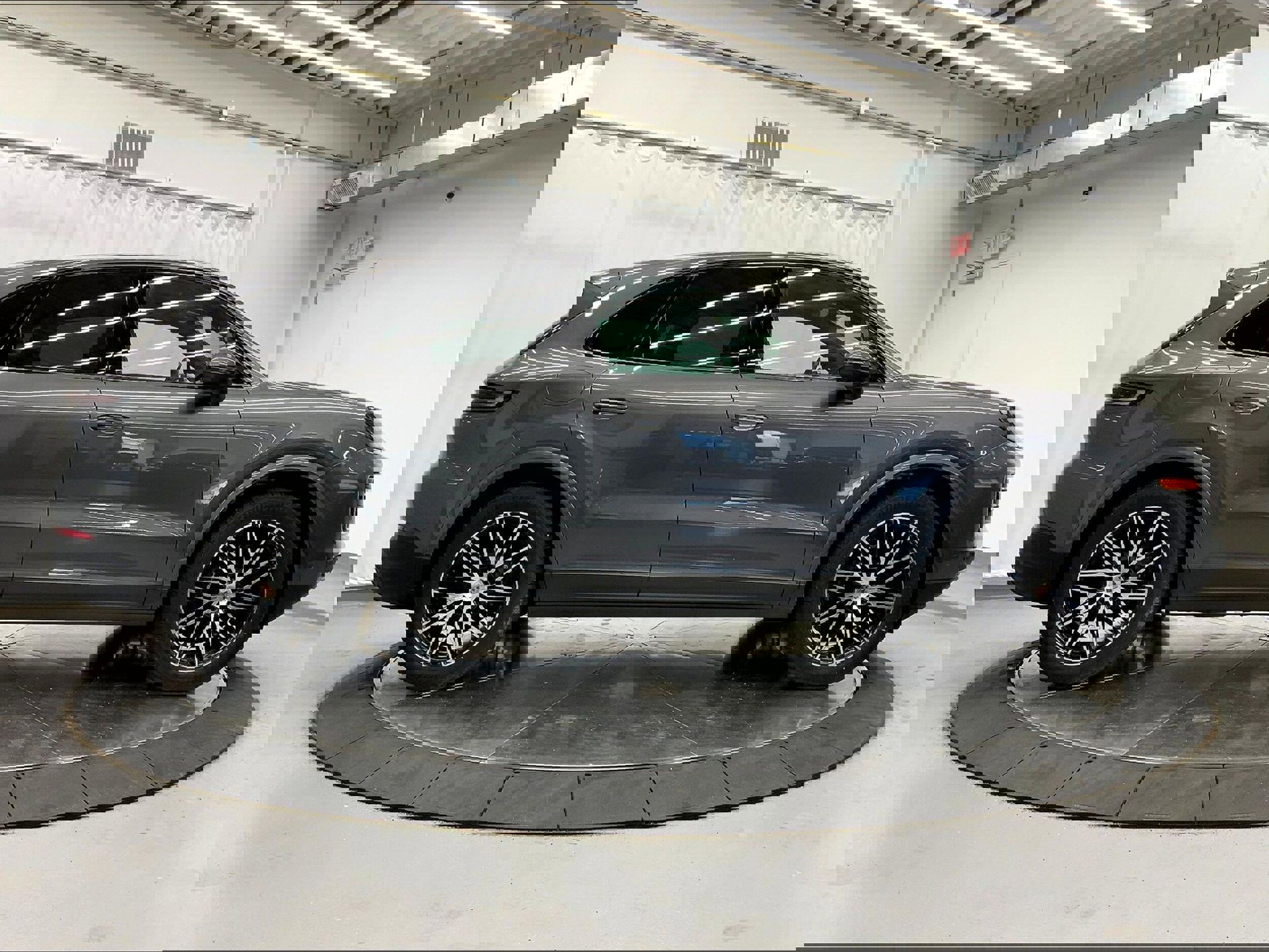 New 2025 Porsche Cayenne image 7