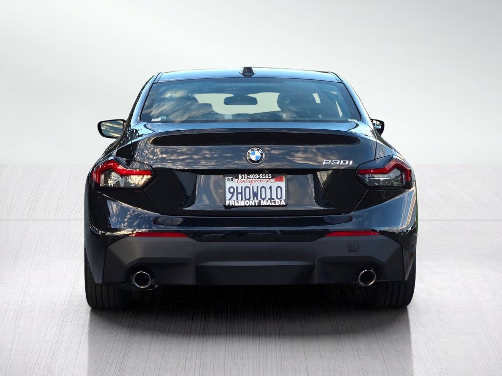 Used 2023 BMW 230i Coupe w/ Convenience Package RWD image 5