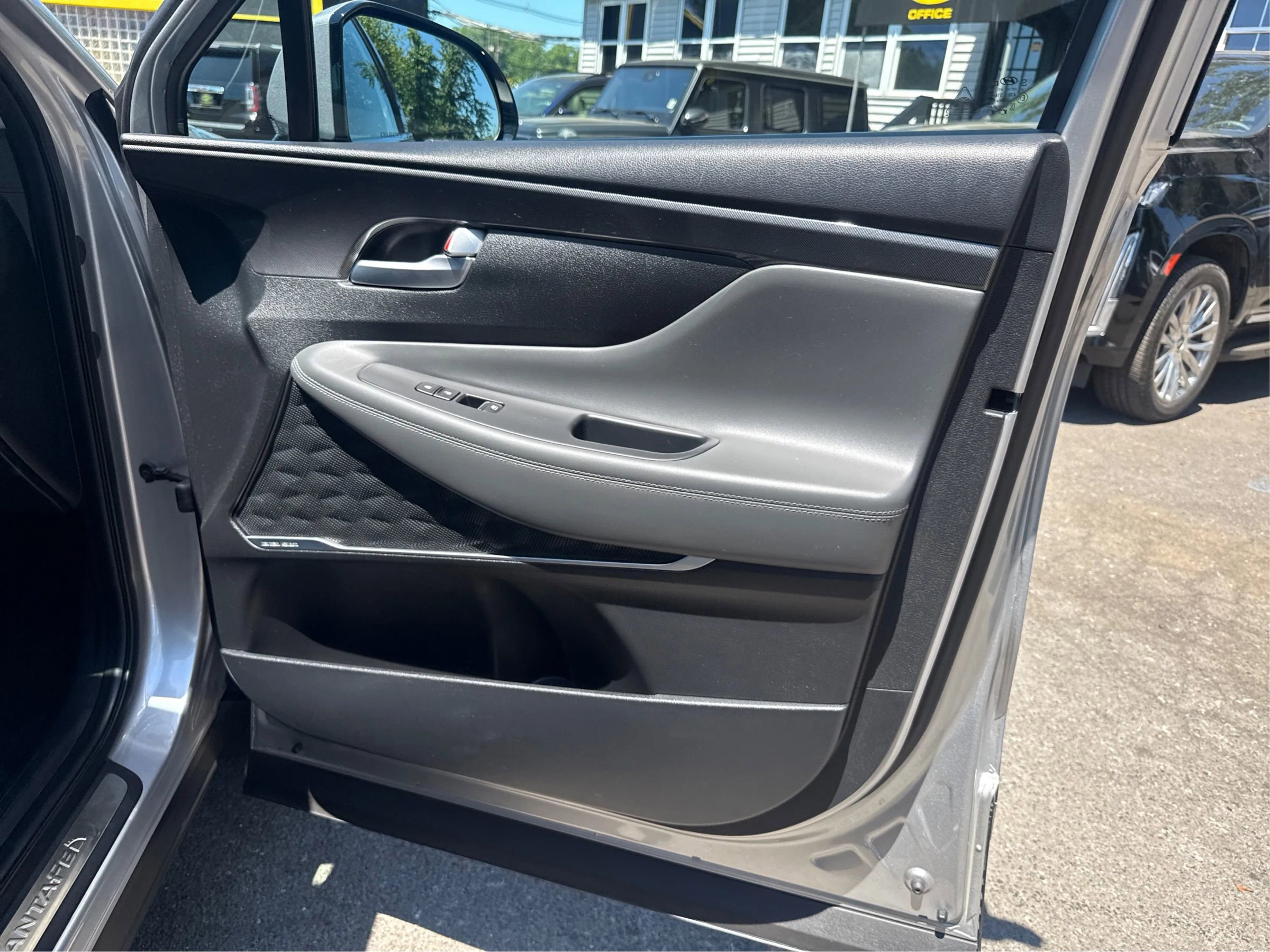 Used 2021 Hyundai Santa Fe Limited AWD/4WD image 20