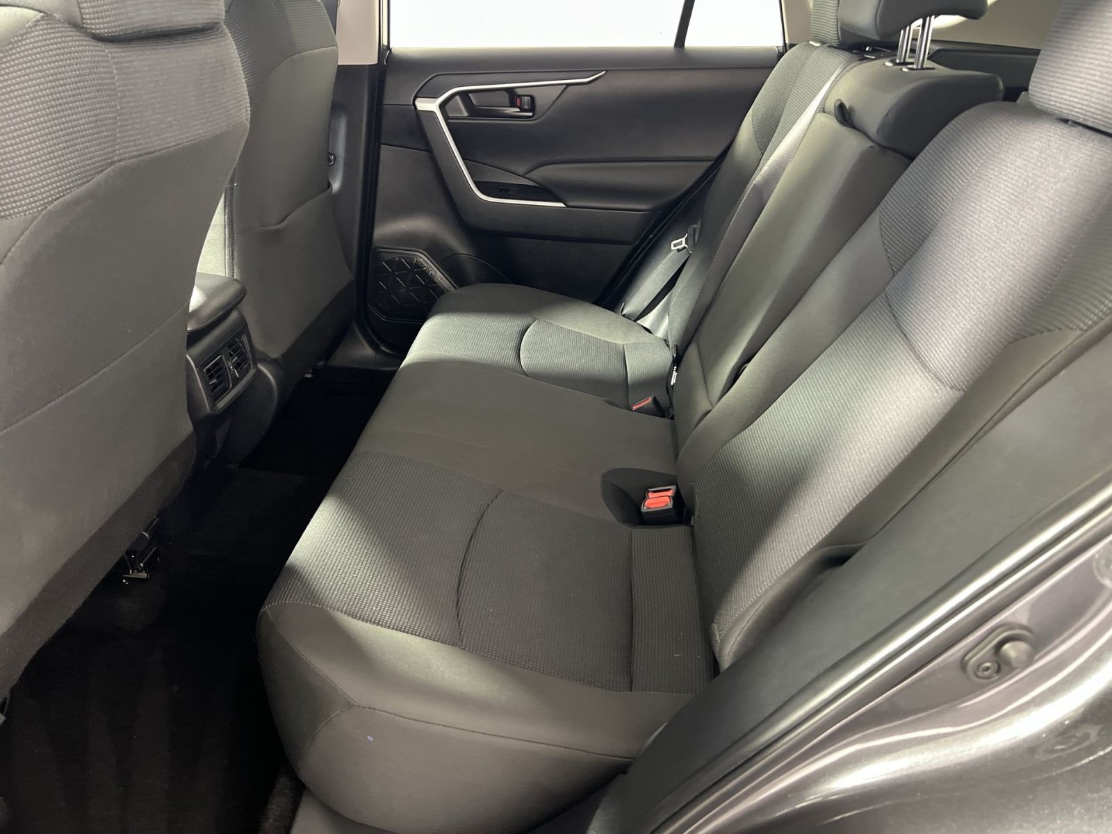 Used 2025 Toyota RAV4 LE AWD/4WD image 26