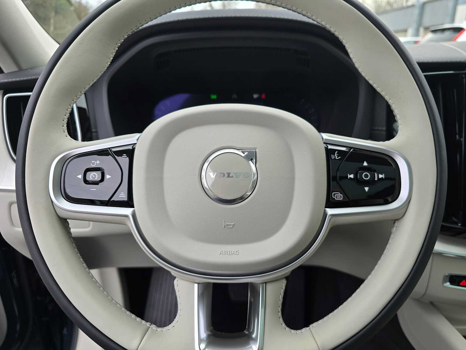 New 2026 Volvo XC60 B5 Ultra w/ Protection Package Premier AWD/4WD image 28