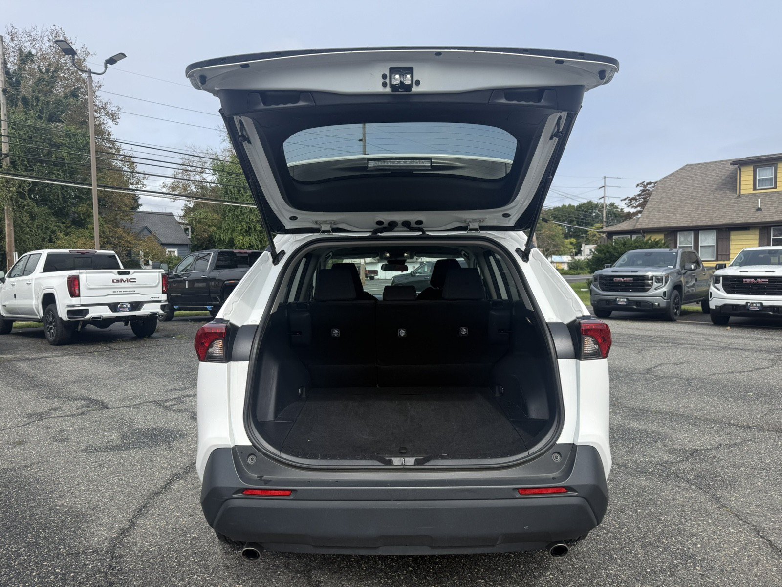 Used 2025 Toyota RAV4 LE AWD/4WD image 29