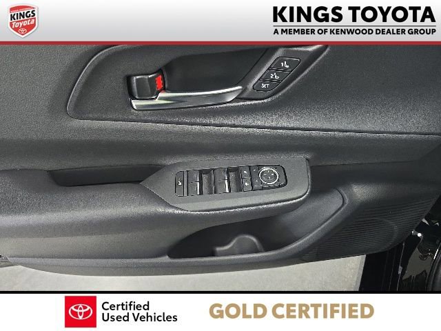 Used 2024 Toyota Prius Prime Premium w/ Advanced Technology Package FWD image 15