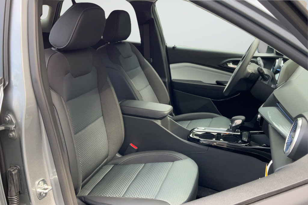 New 2026 Chevrolet Trax LT FWD image 17