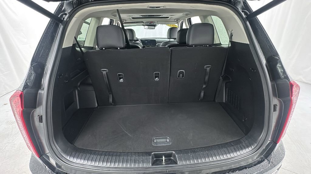 Used 2025 Kia Telluride S image 16
