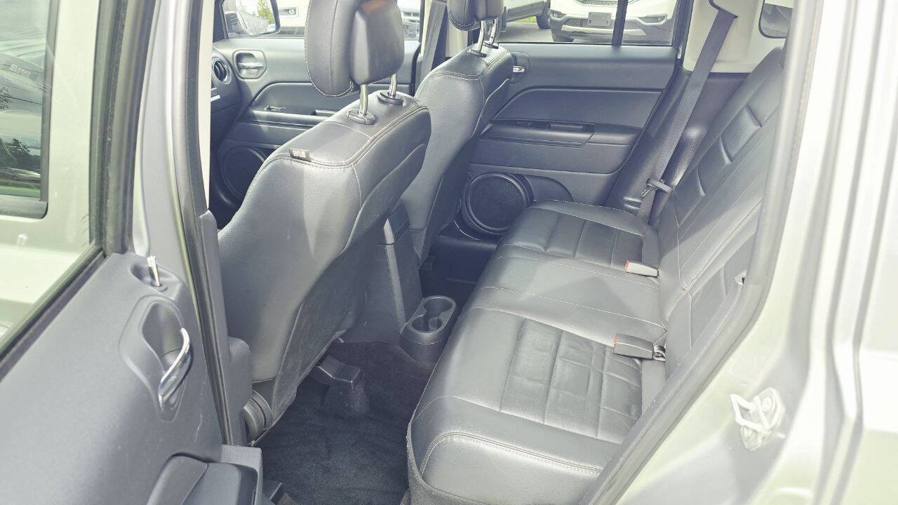 Used 2015 Jeep Patriot High Altitude FWD image 11