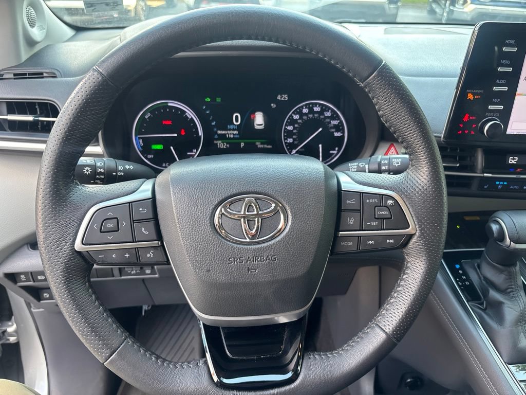 Used 2021 Toyota Sienna Limited FWD image 13