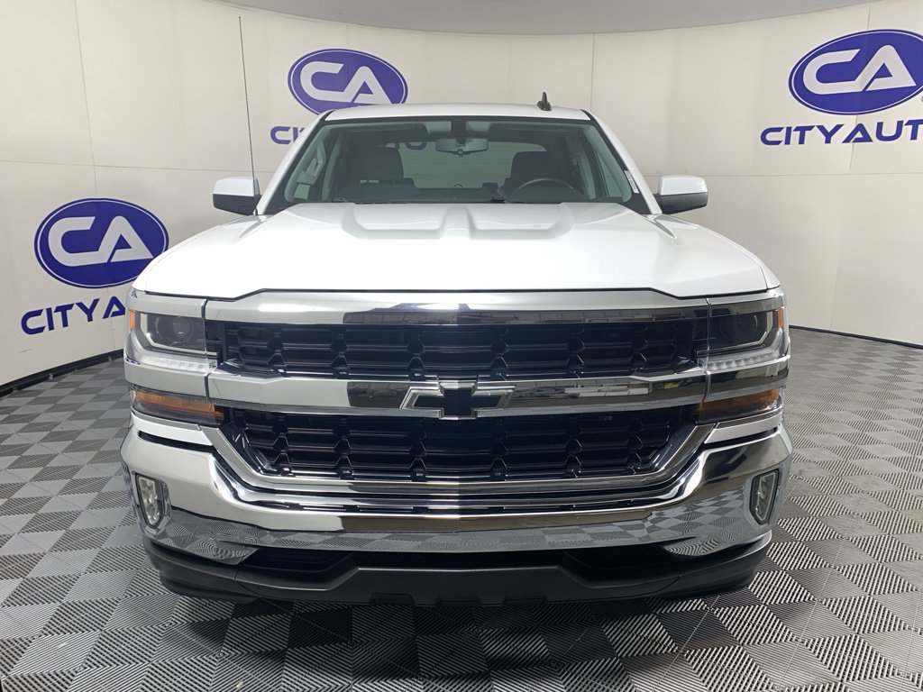 Used 2018 Chevrolet Silverado 1500 LT w/ Texas Edition image 9