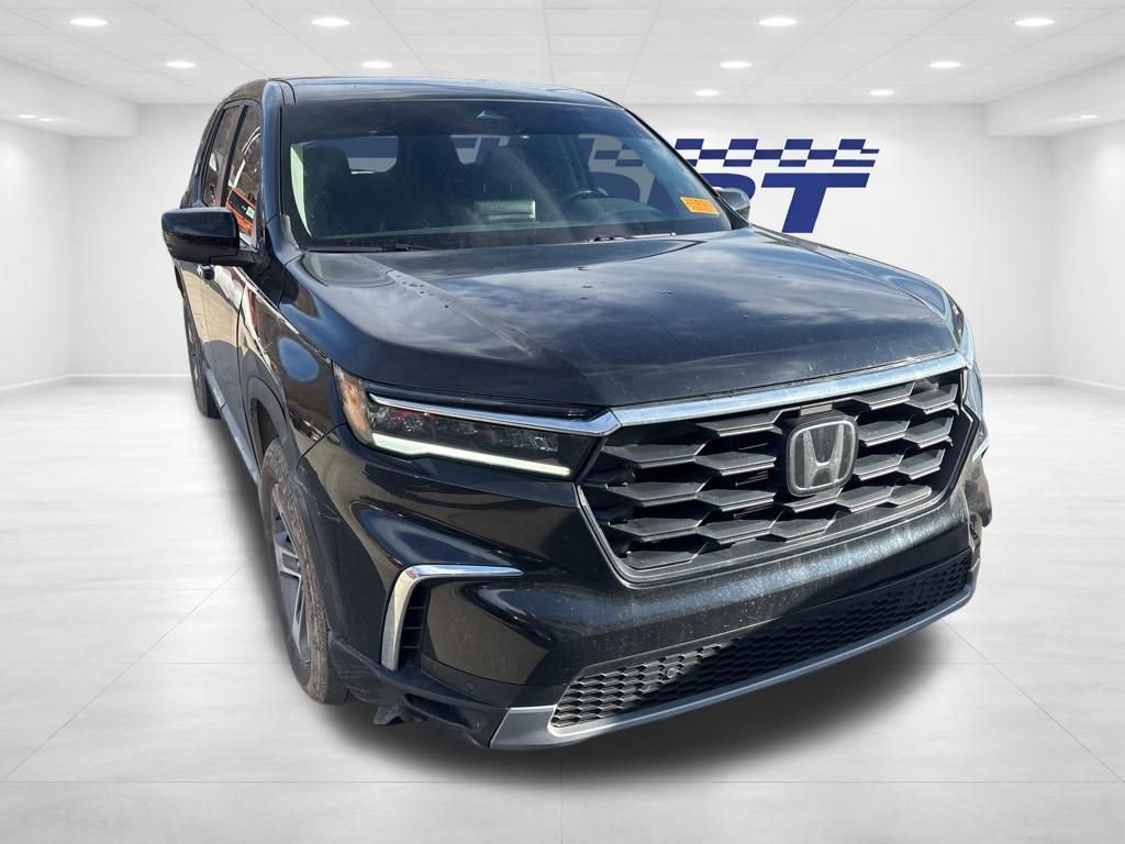 Used 2025 Honda Pilot EX-L image 3