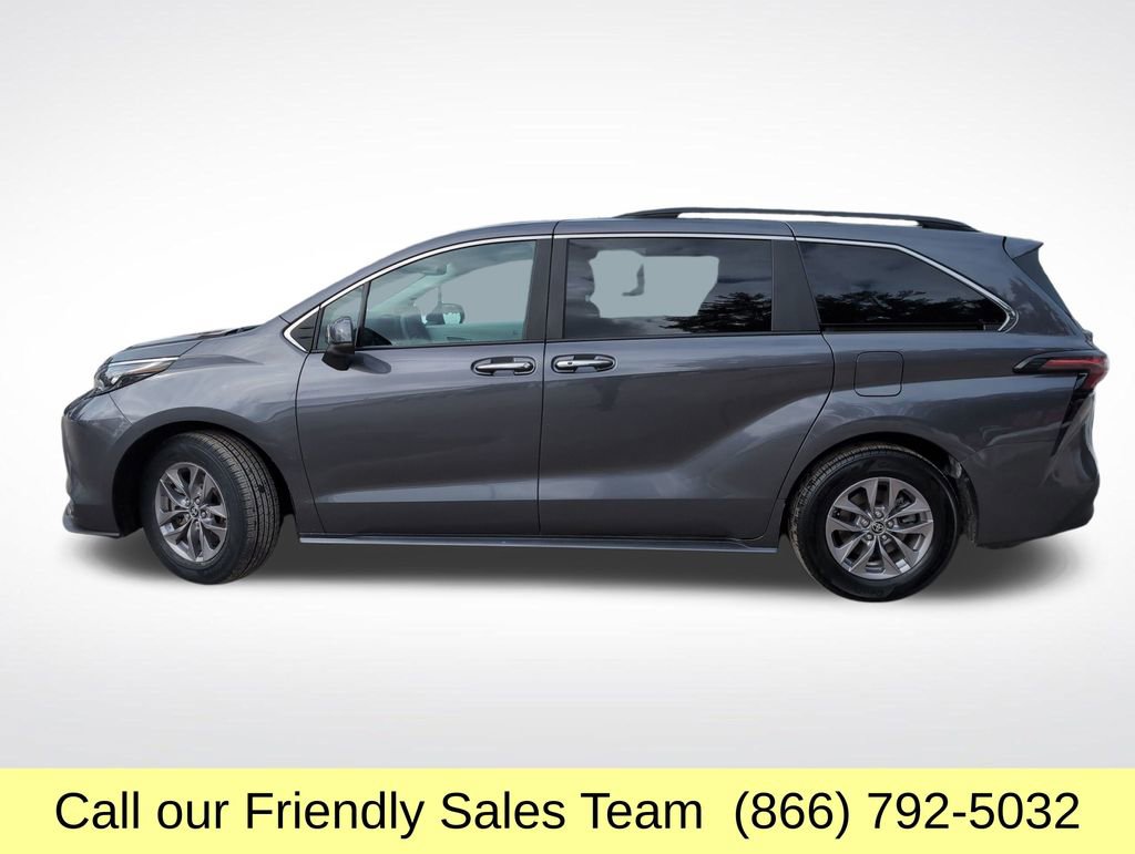 Certified 2025 Toyota Sienna XLE video 2