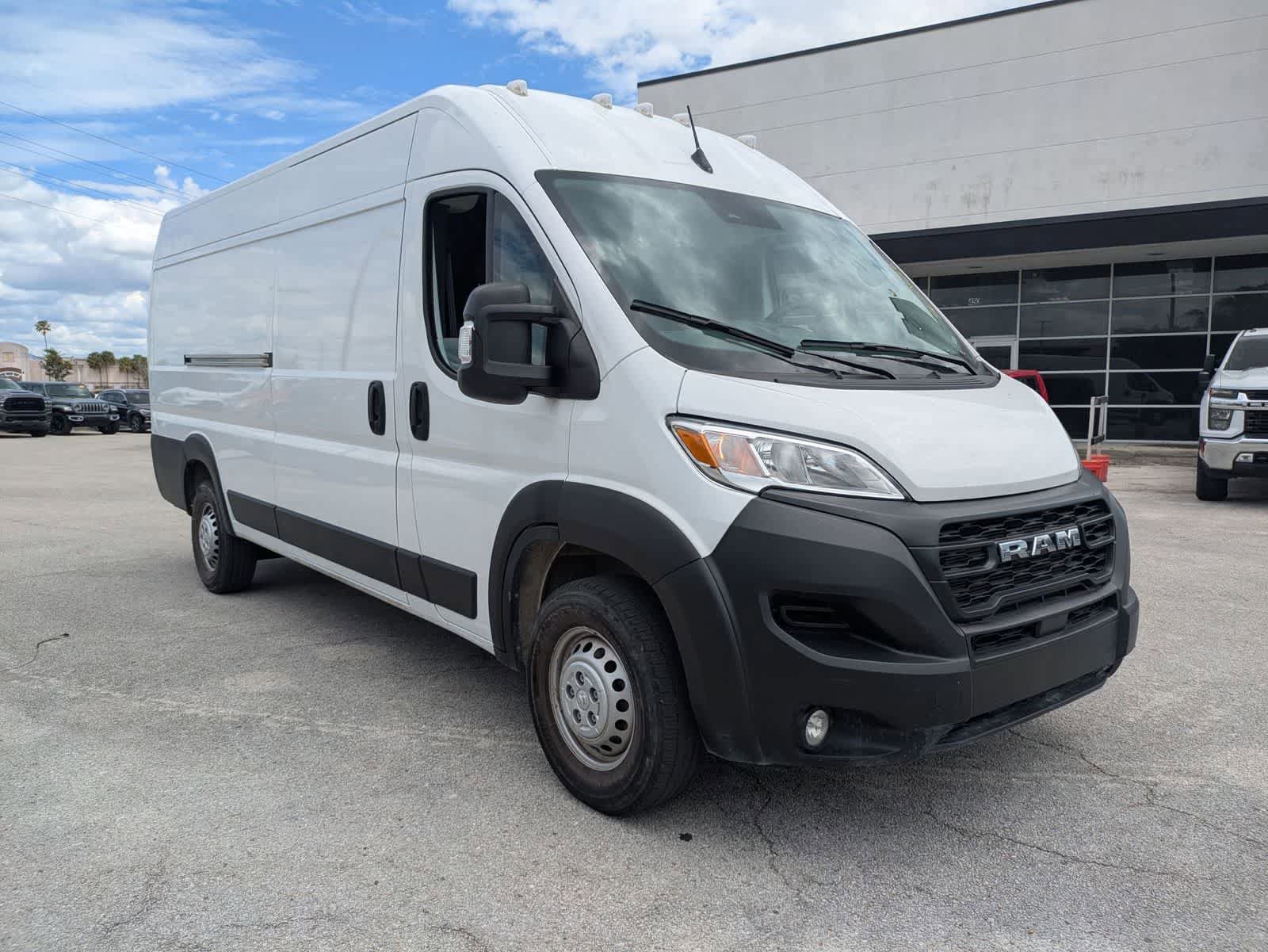 Used 2025 RAM ProMaster 3500 w/ Convenience Group FWD image 3