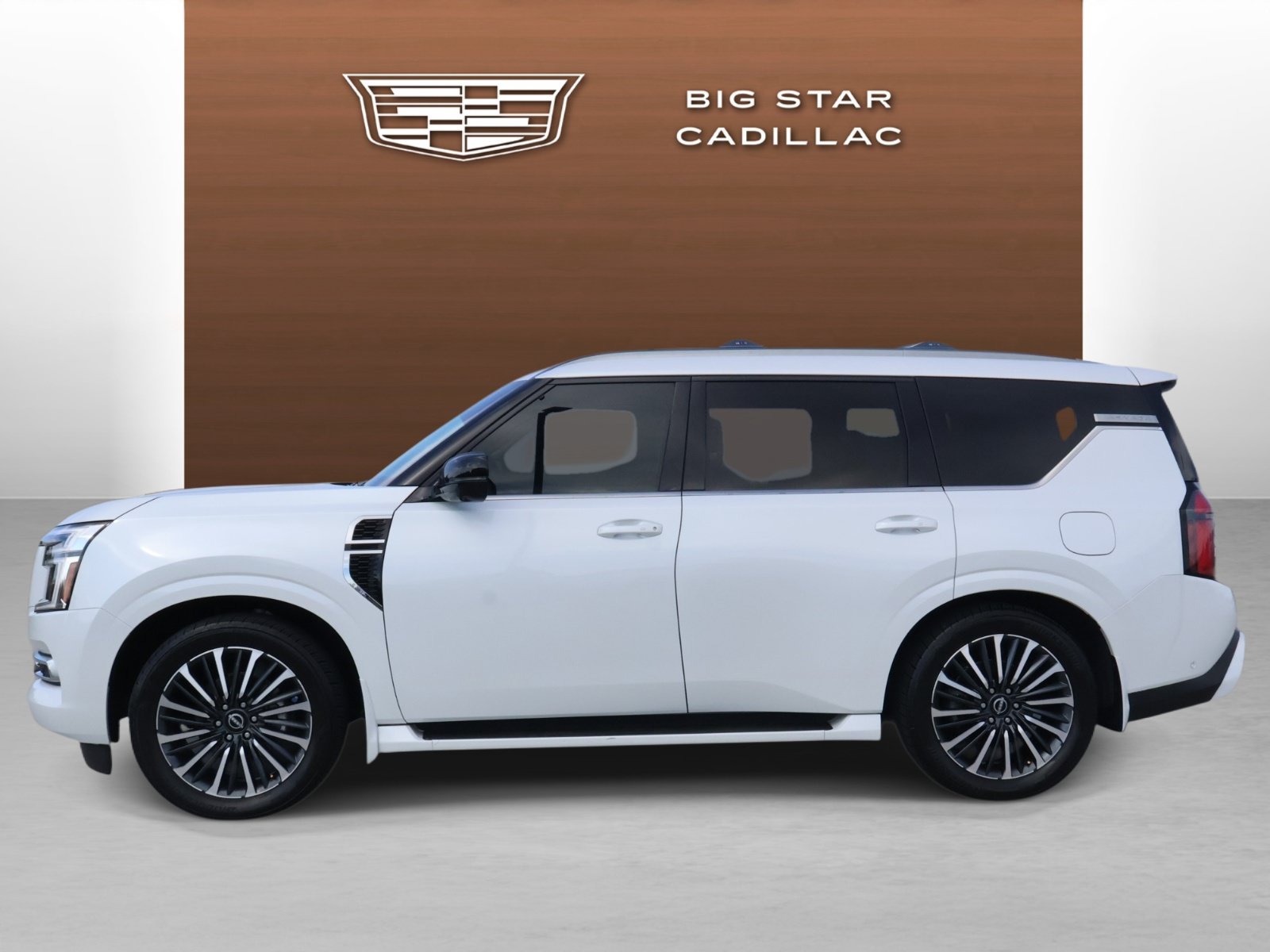 Used 2025 Nissan Armada Platinum Reserve RWD image 2